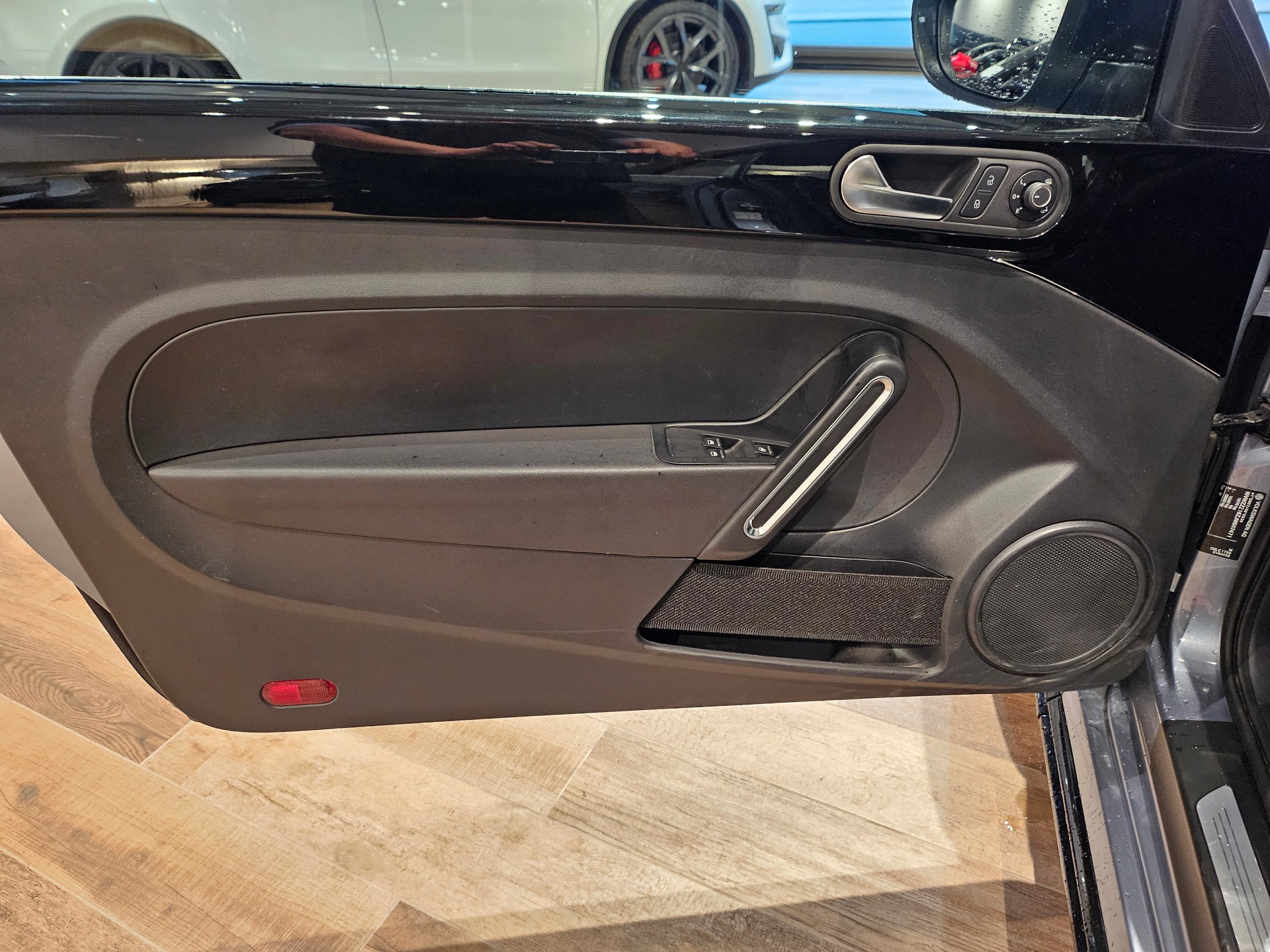 VW Beetle Cabriolet 2.0 TSI BMT R-Line đ„20 Zollđ„-image-17