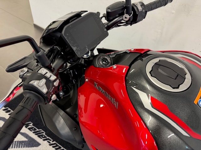 KAWASAKI Z 900 (35kW) MY 2027-image-4