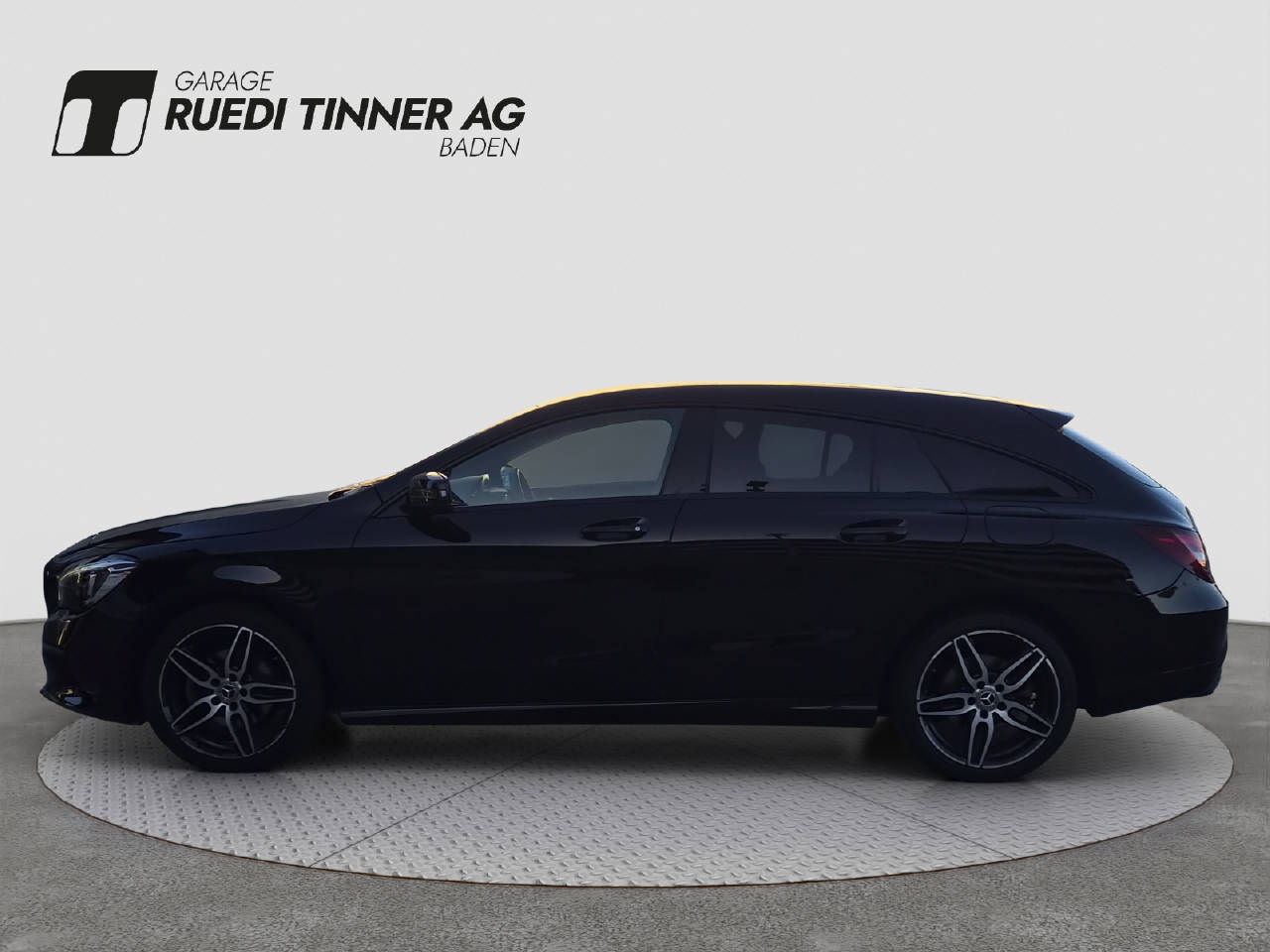 MERCEDES-BENZ CLA 200 Urban Shooting Brake-showroom-element-2