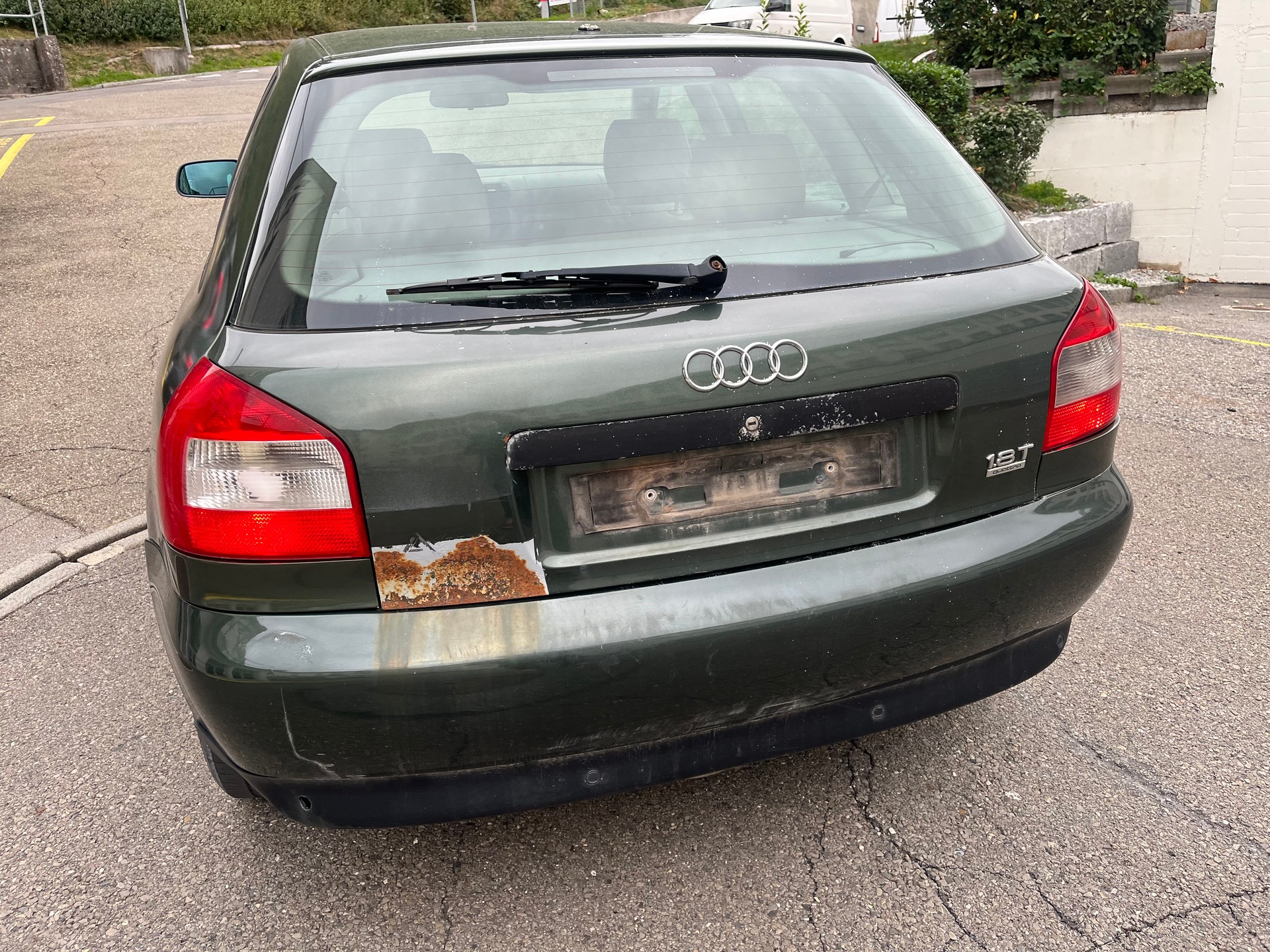 AUDI A3 1.8 T quattro Ambition-image-4