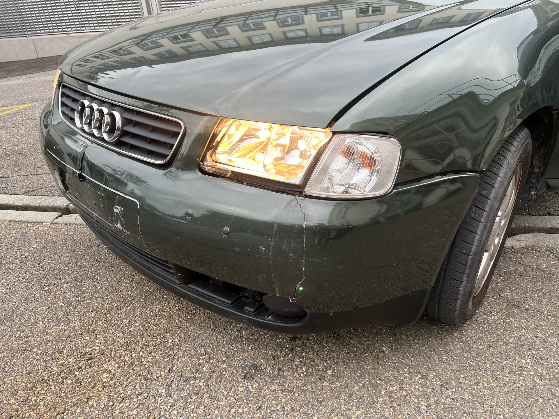 AUDI A3 1.8 T quattro Ambition-image-1