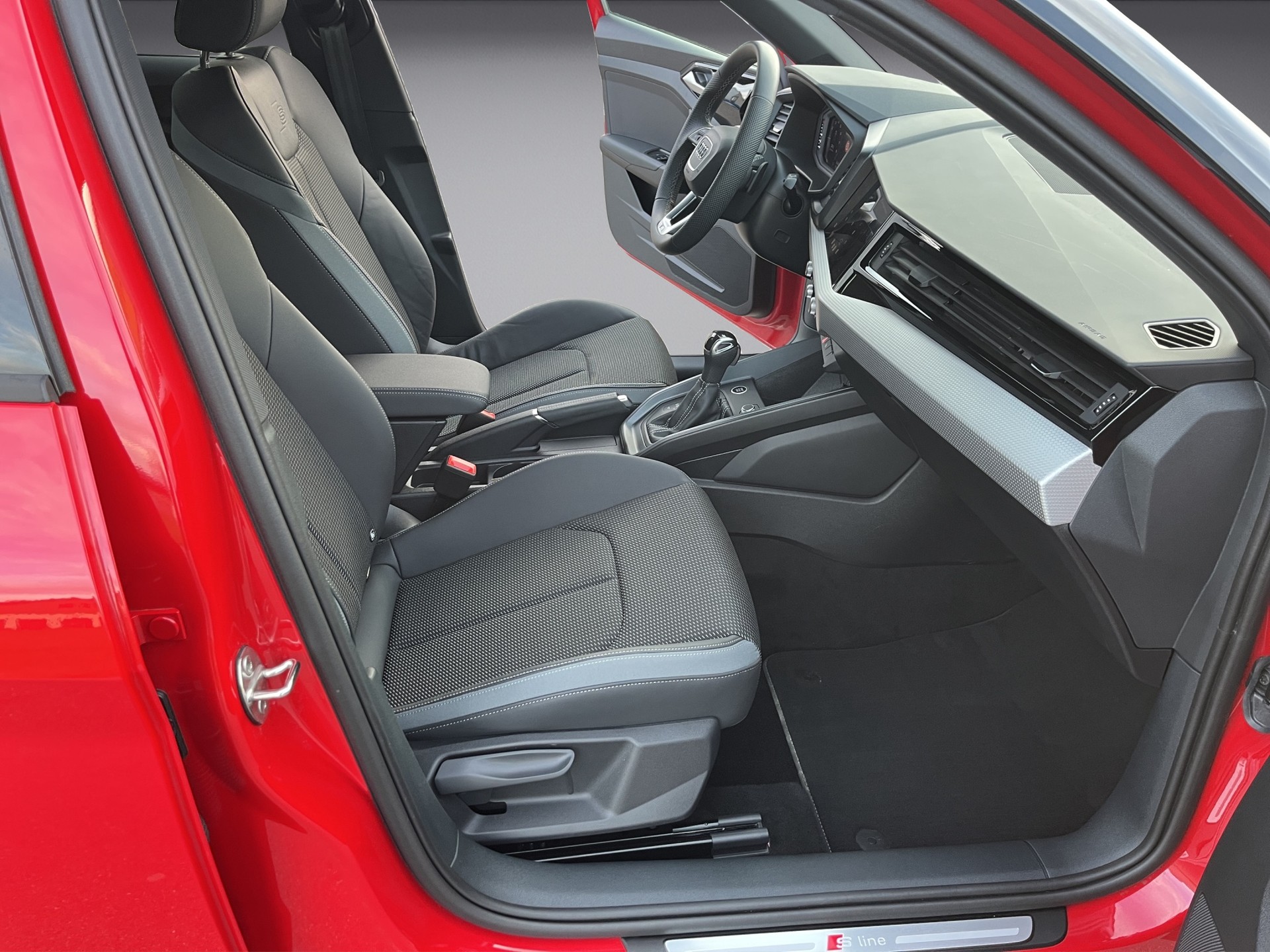 AUDI A1 Sportback 40 TFSI S Line S-tronic*Red/Black, Sportsitze, (5-Jahre Garantie)-image-16
