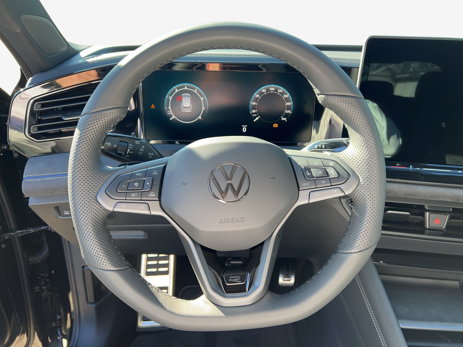 VW Tiguan 2.0 TSI DSG R-Line 4Motion-image-9