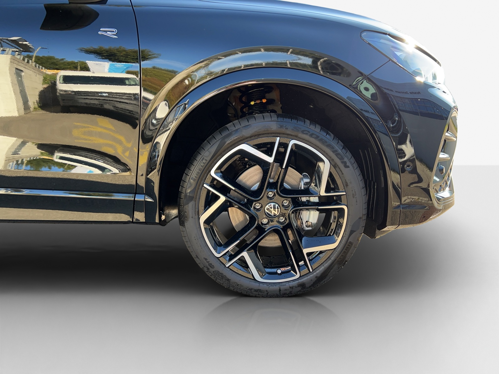 VW Tiguan 2.0 TSI DSG R-Line 4Motion-image-13