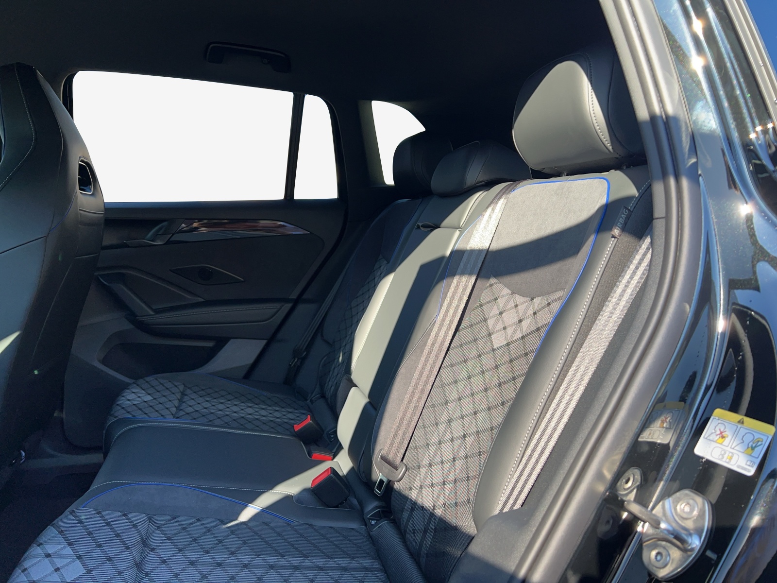 VW Tiguan 2.0 TSI DSG R-Line 4Motion-image-11