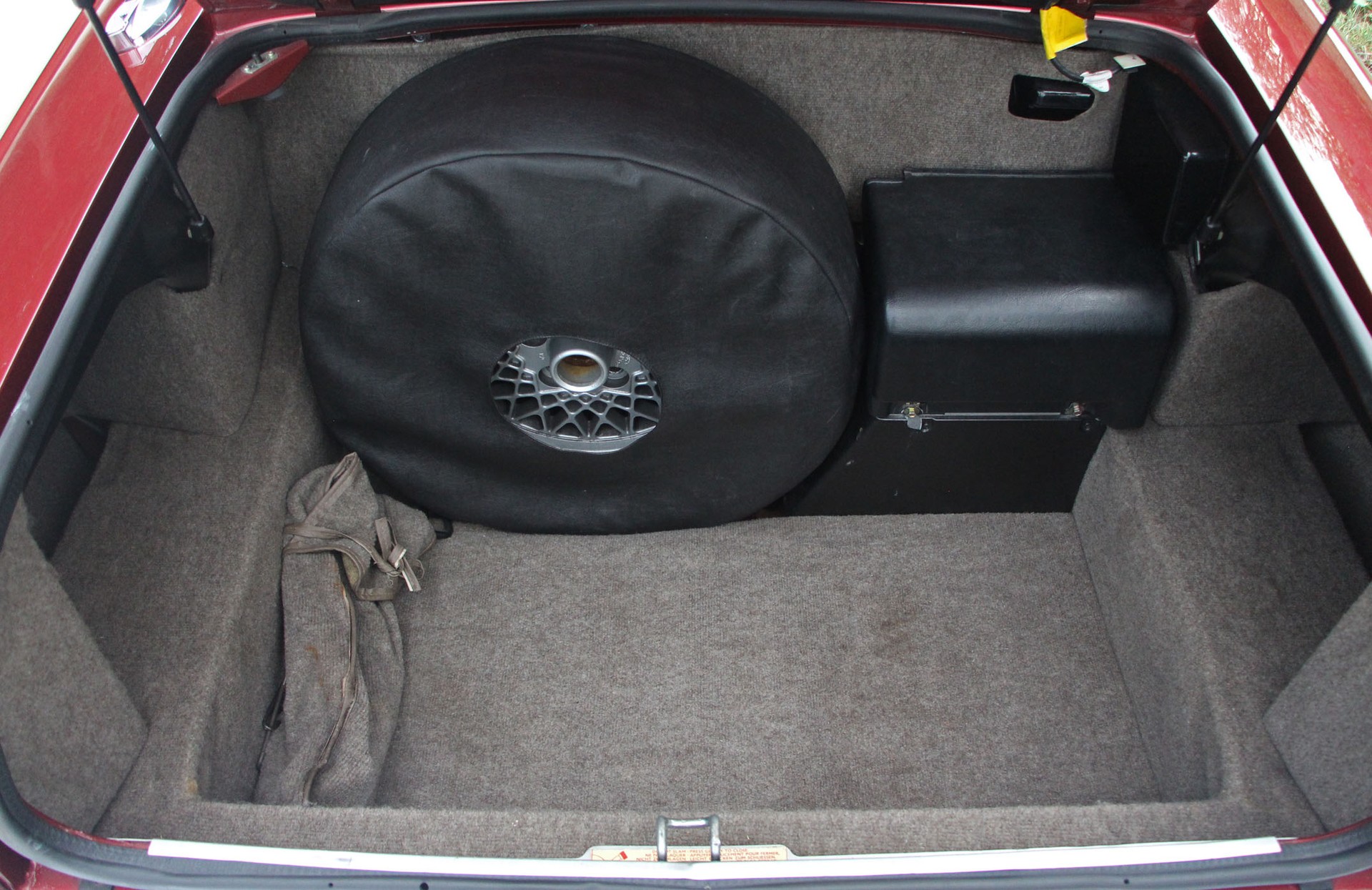 JAGUAR XJS 5.3 V12 Convertible-image-11
