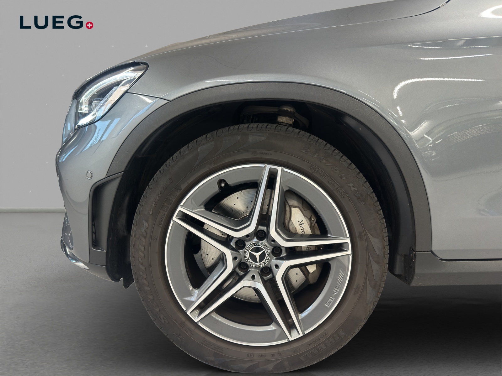 MERCEDES-BENZ GLC 300 AMG Line 4Matic 9G-Tronic-image-6