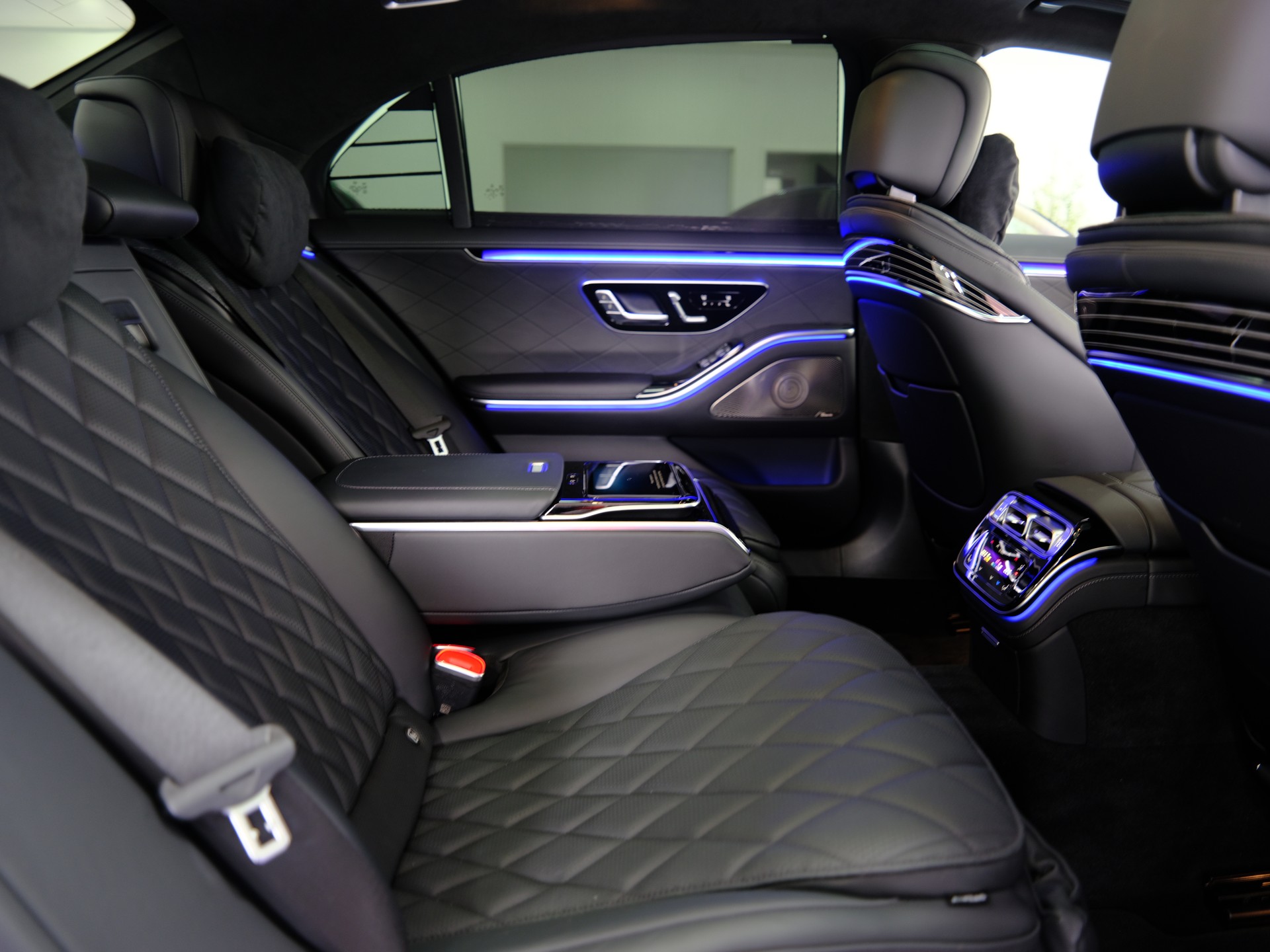 MERCEDES-BENZ S 580 L 4Matic AMG Line 9G-Tronic *Sonderlackierung* *Burmester 4D*-image-29