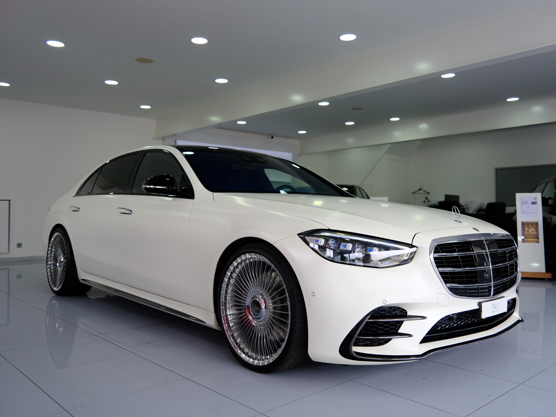 MERCEDES-BENZ S 580 L 4Matic AMG Line 9G-Tronic *Sonderlackierung* *Burmester 4D*-showroom-element-1