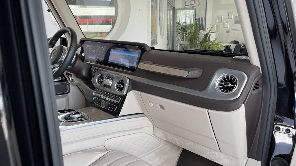 MERCEDES-BENZ G 400 d-image-15