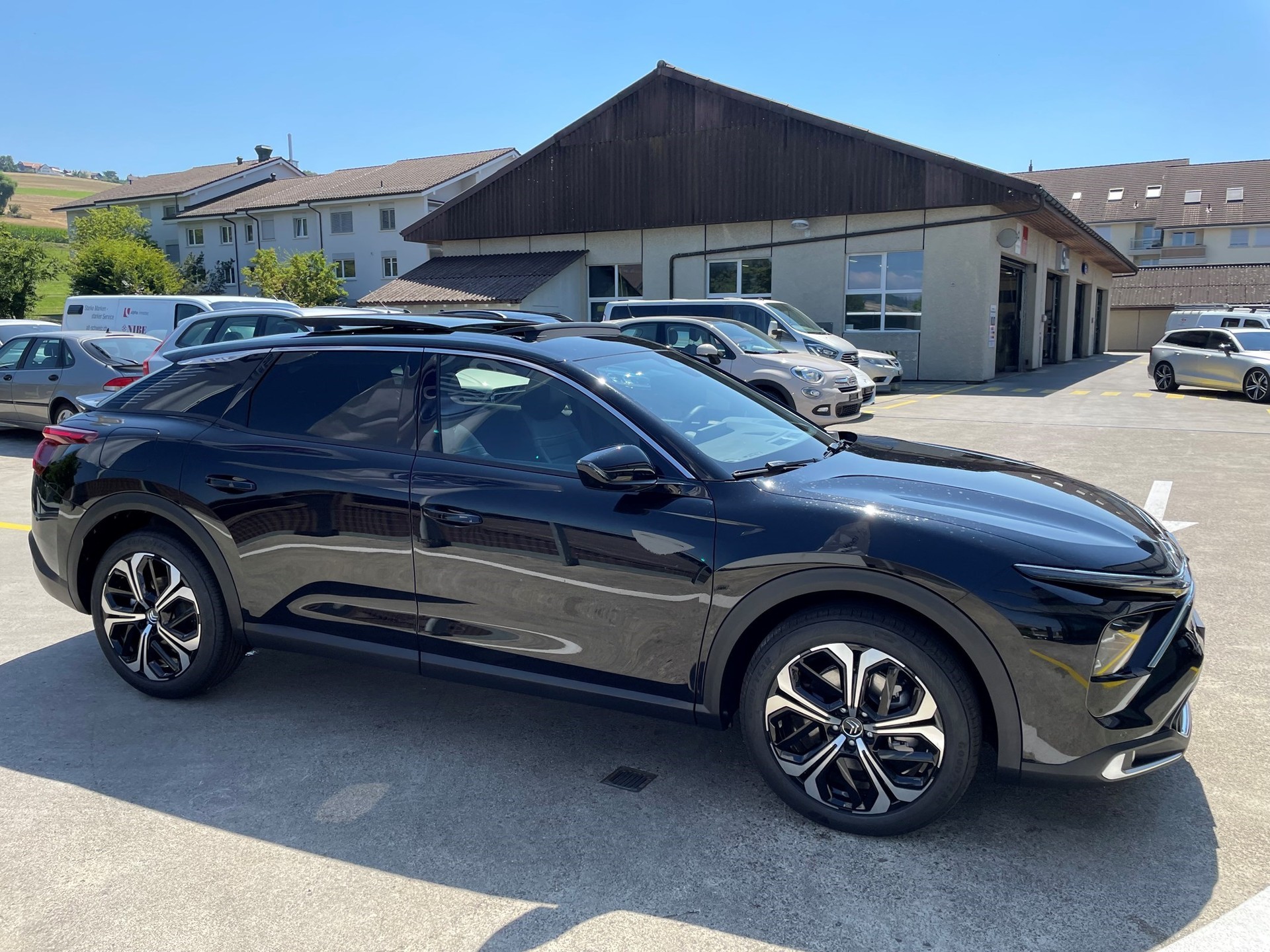 CITROEN C5 X 1.6i PureTech Shine EAT8-image-2