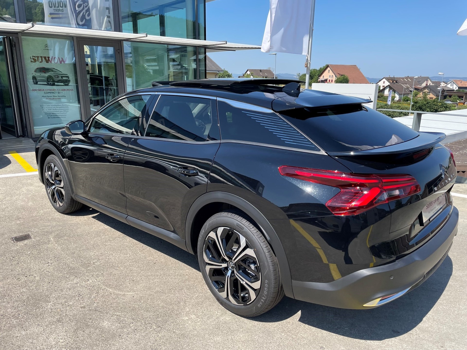 CITROEN C5 X 1.6i PureTech Shine EAT8-image-6
