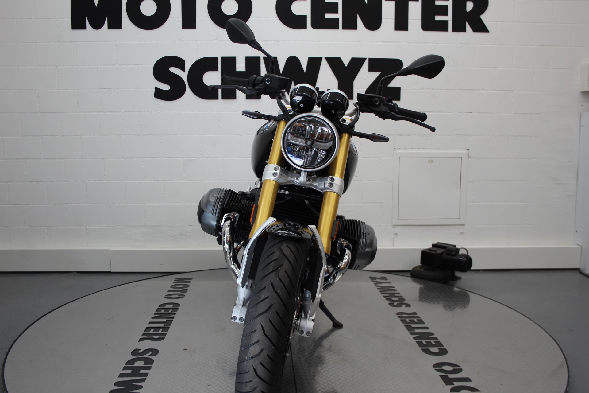 BMW R 12 nineT-image-2