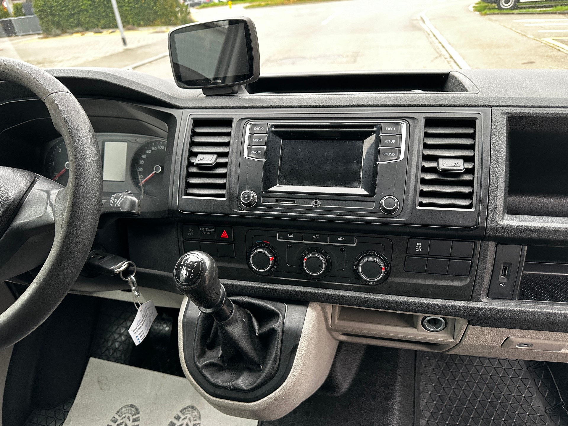 VW T6 2.0 TDI 4Motion-image-14