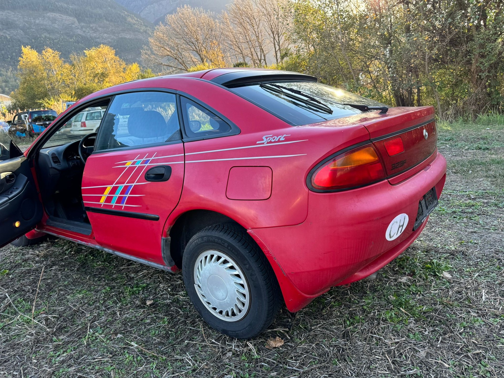 MAZDA 323 F 1.5i-16V GL-image-5