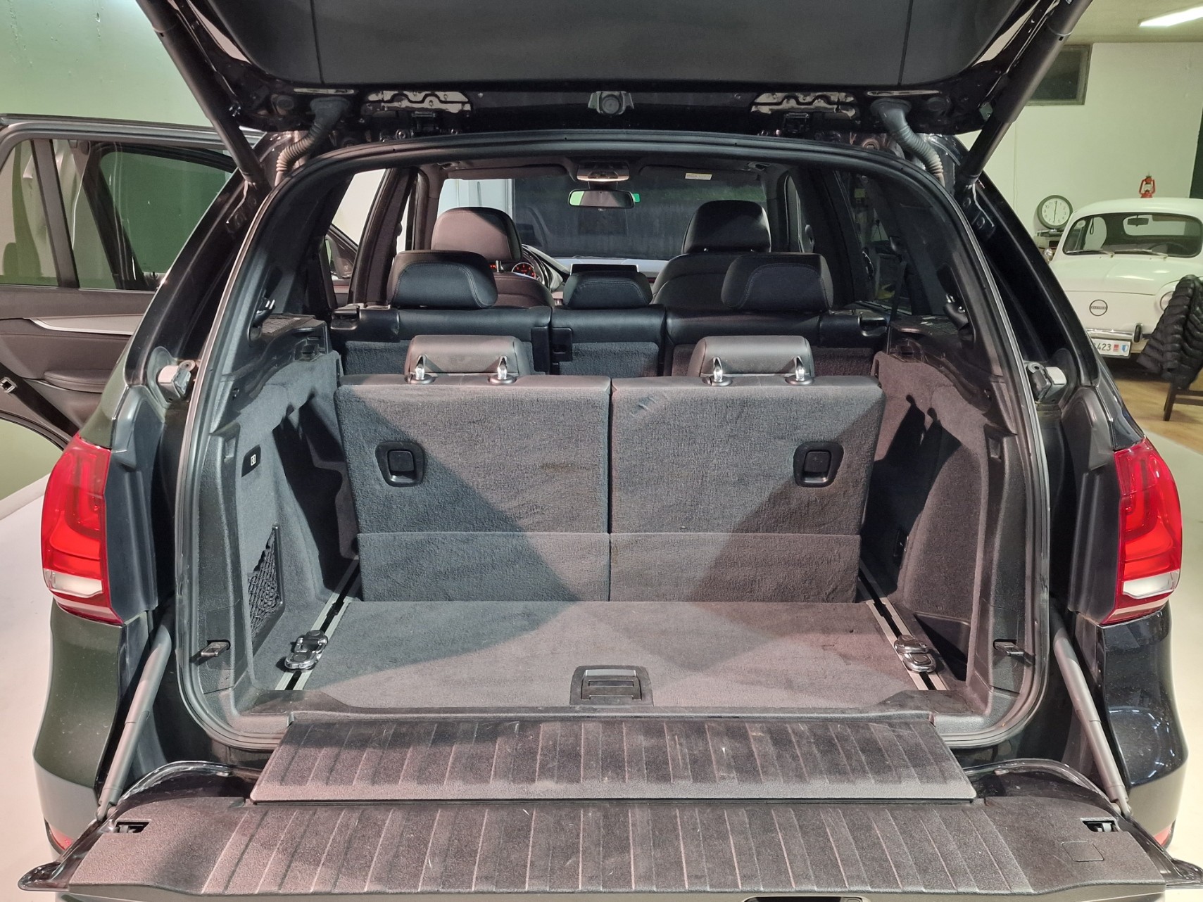BMW X5 xDrive M50d Steptronic-image-13