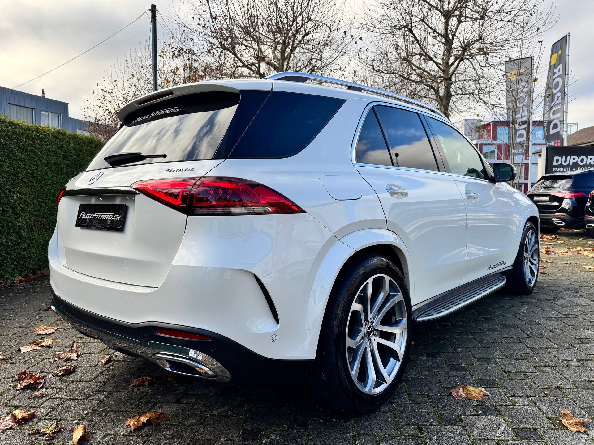 MERCEDES-BENZ GLE 400 d 4Matic AMG Line 9G-Tronic-showroom-element-3