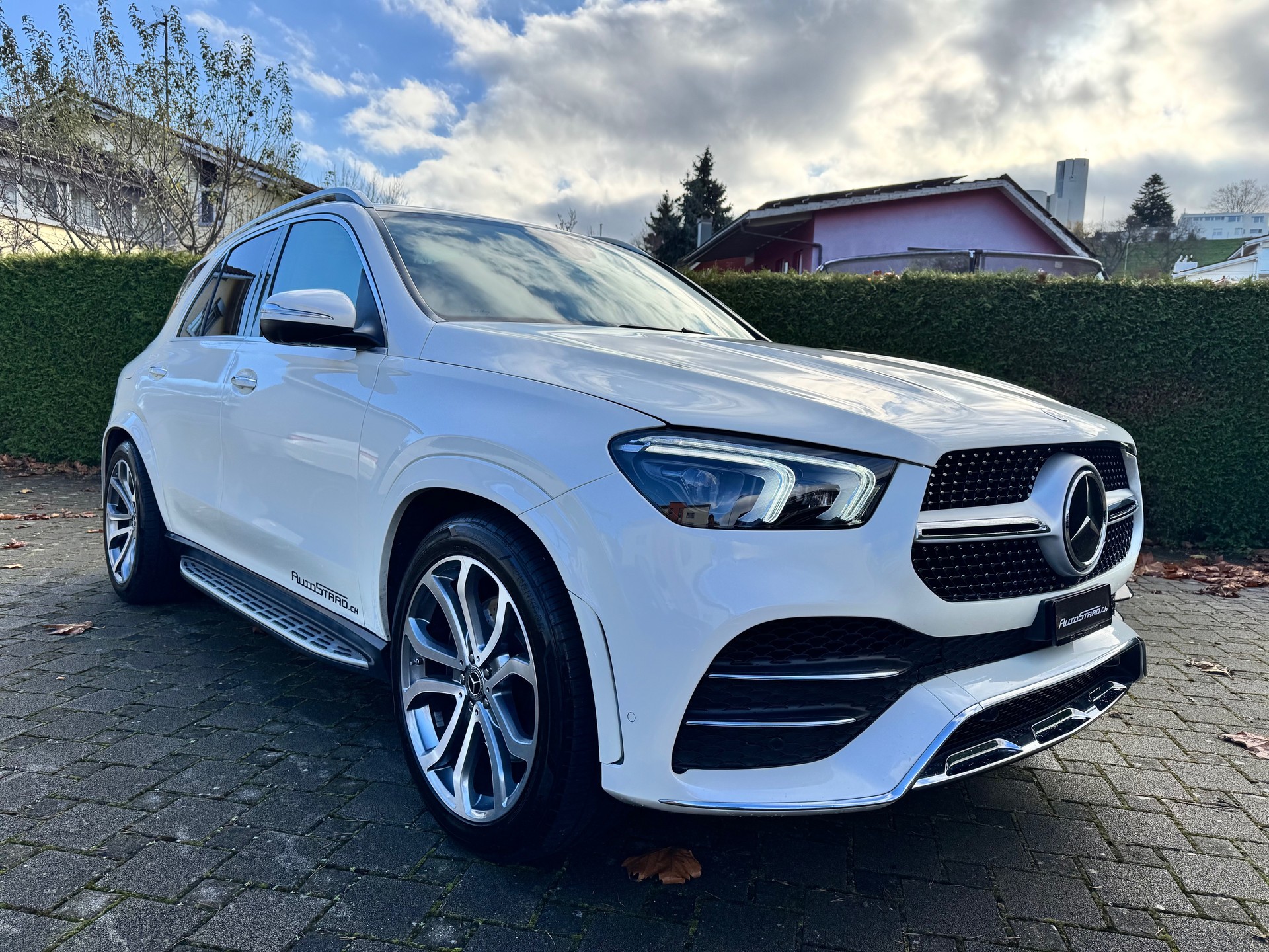 MERCEDES-BENZ GLE 400 d 4Matic AMG Line 9G-Tronic-showroom-element-2