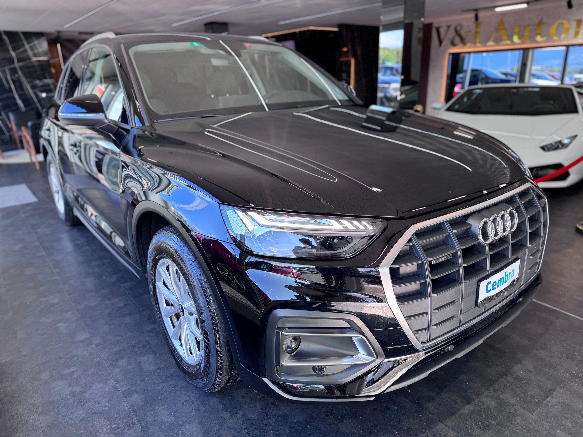 AUDI Q5 40 TDI quattro S-tronic-showroom-element-3