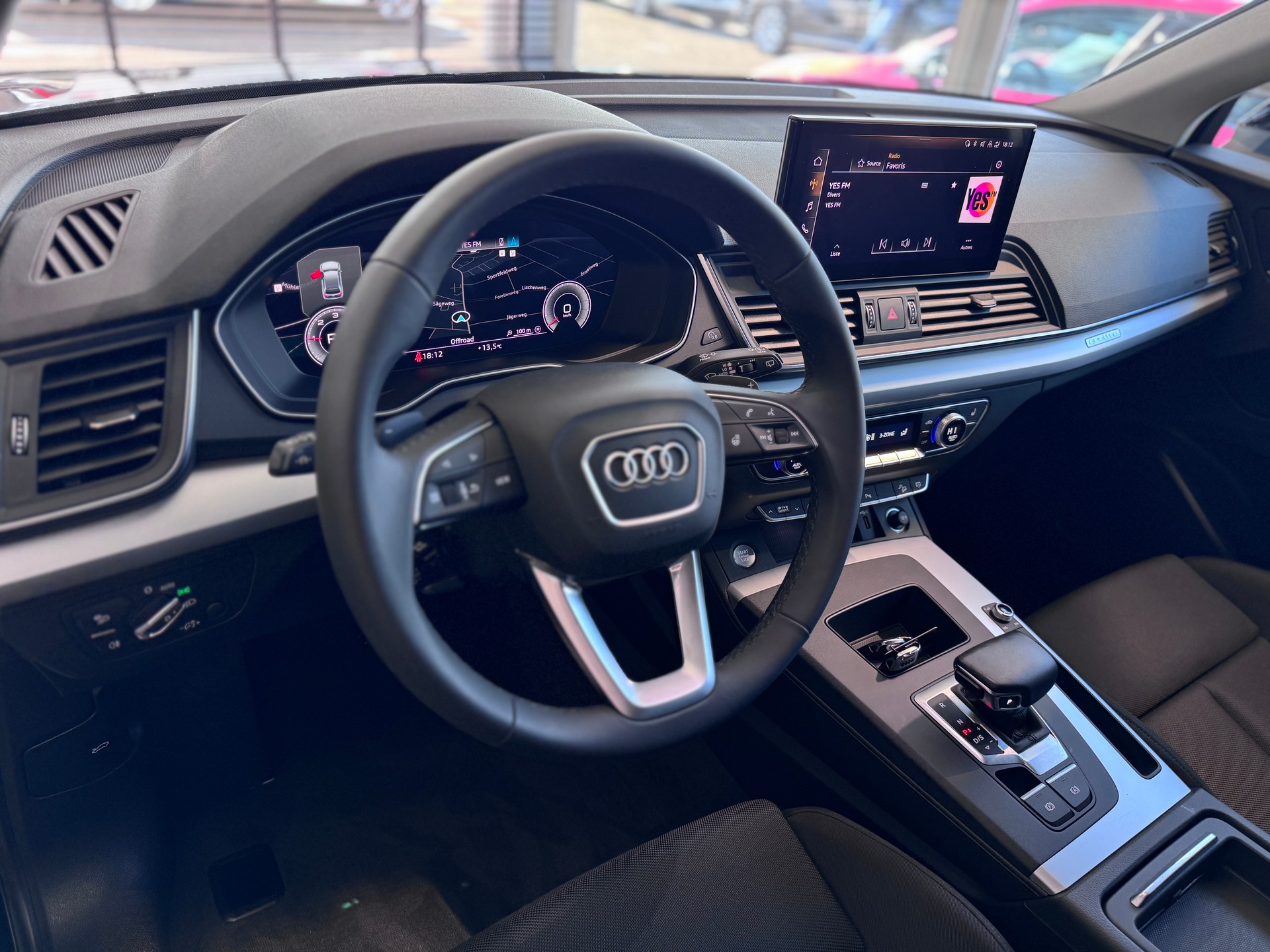 AUDI Q5 40 TDI quattro S-tronic-image-8