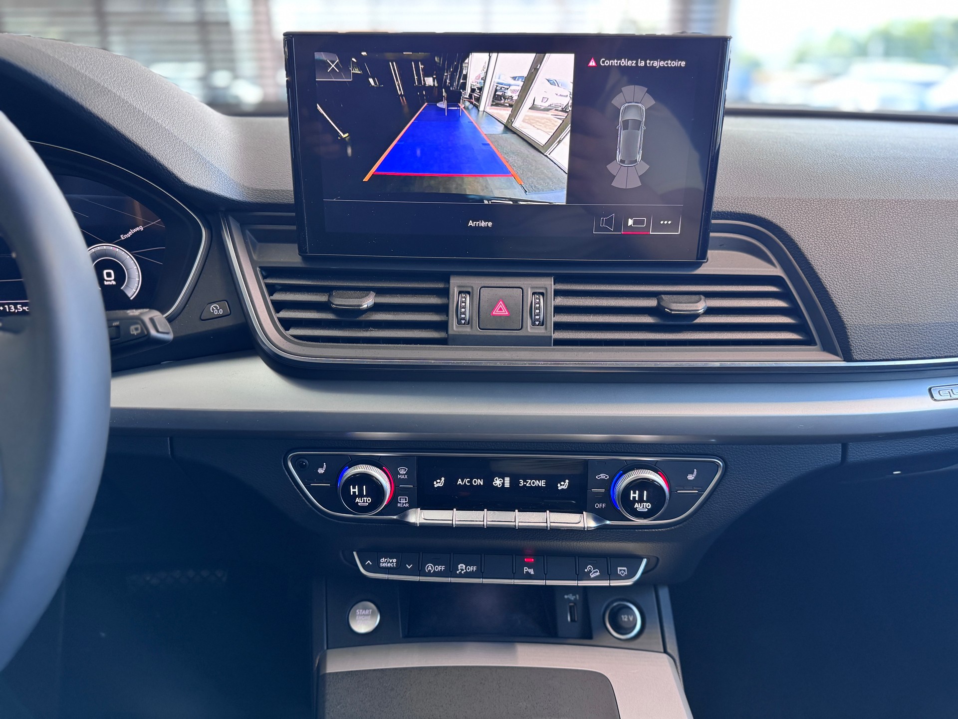 AUDI Q5 40 TDI quattro S-tronic-image-13
