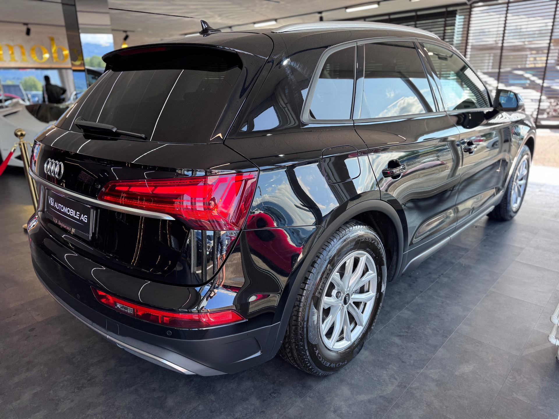 AUDI Q5 40 TDI quattro S-tronic-image-6