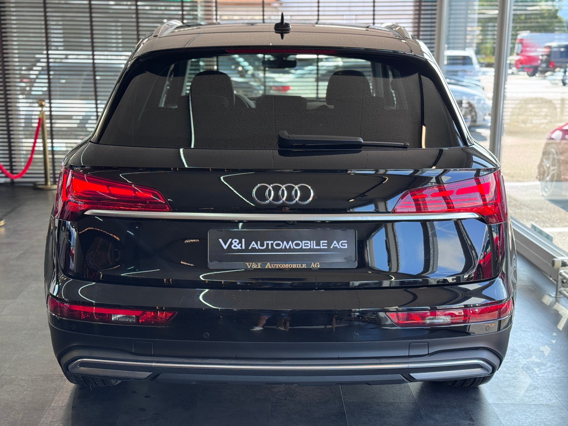 AUDI Q5 40 TDI quattro S-tronic-image-5