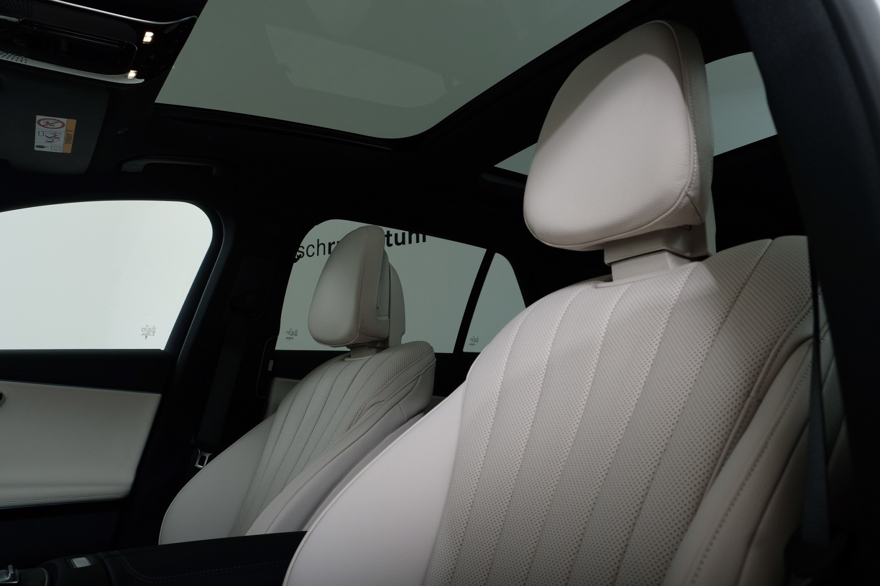 MERCEDES-BENZ E 220 d T 4Matic 9G-Tronic-image-9