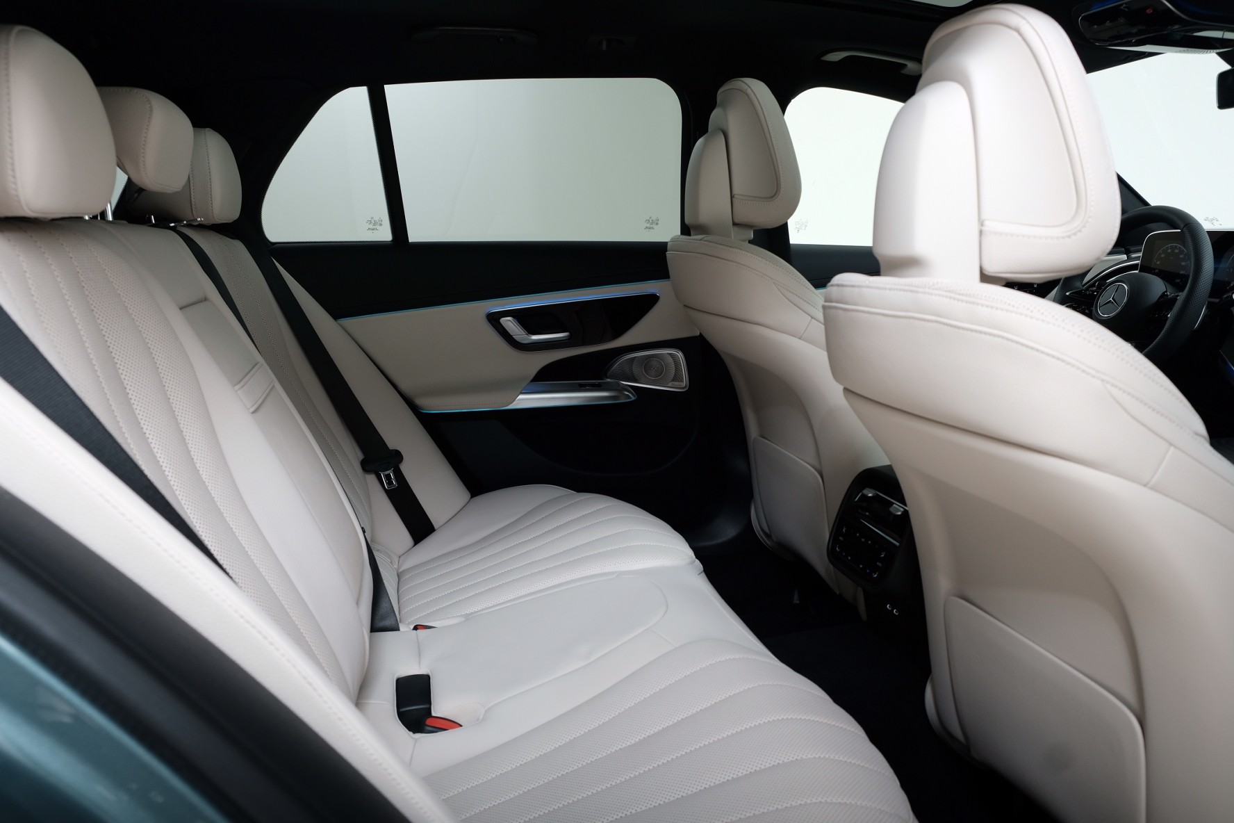 MERCEDES-BENZ E 220 d T 4Matic 9G-Tronic-image-10