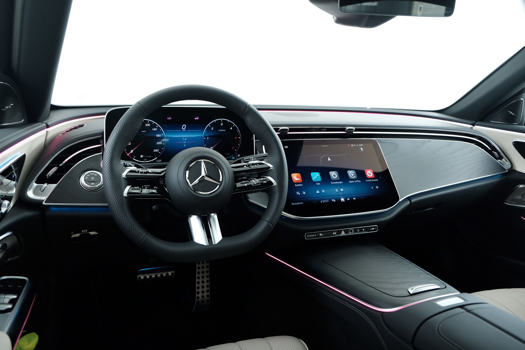 MERCEDES-BENZ E 220 d T 4Matic 9G-Tronic-image-12