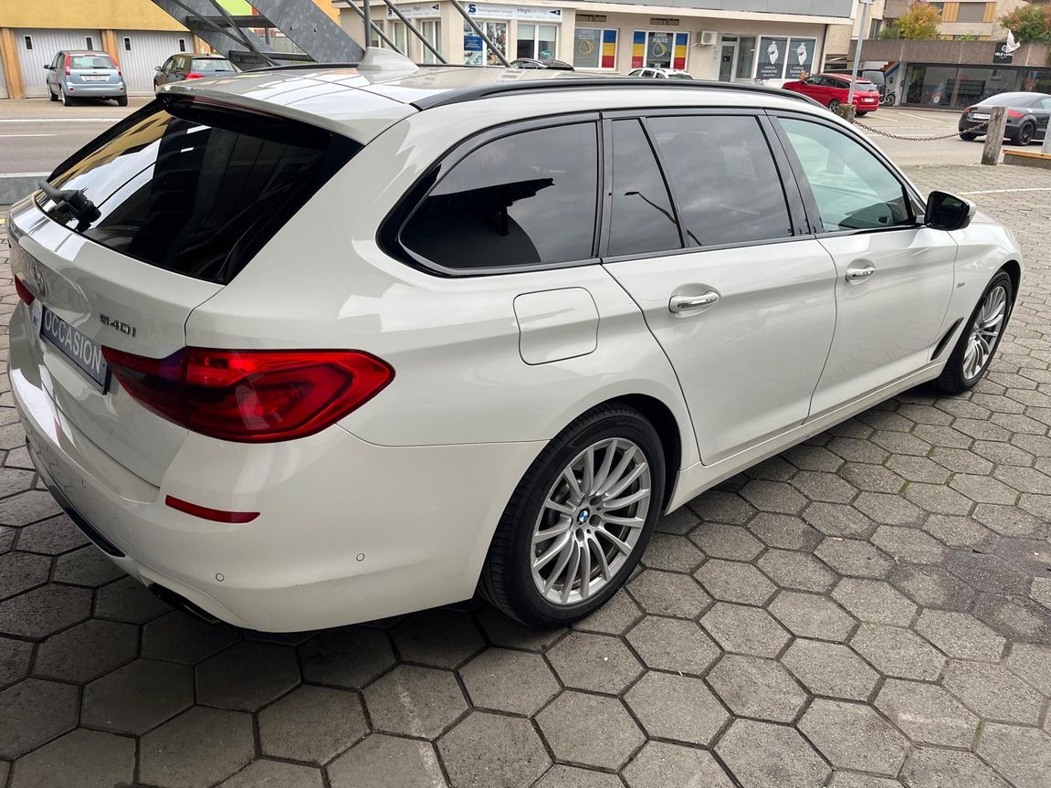 BMW 540i xDrive Touring Sport Line Steptronic-showroom-element-3