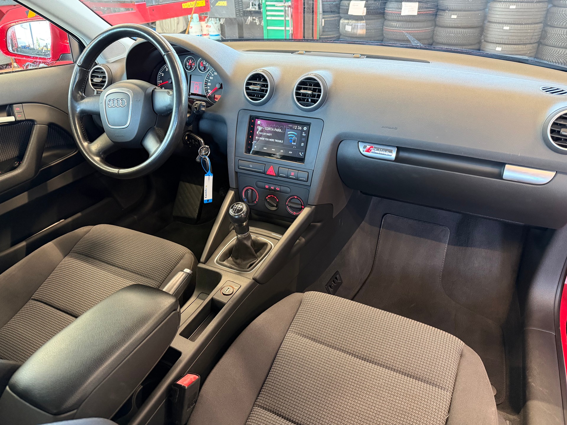 AUDI A3 1.6 Ambiente-image-8