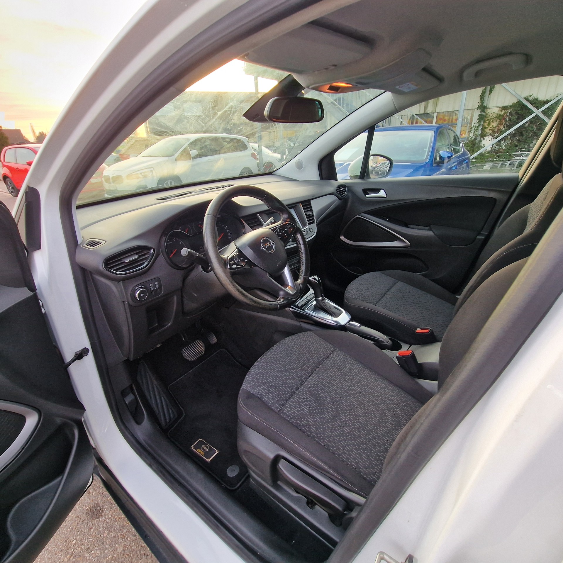 OPEL Crossland X 1.2i 120 Years Edition-image-10