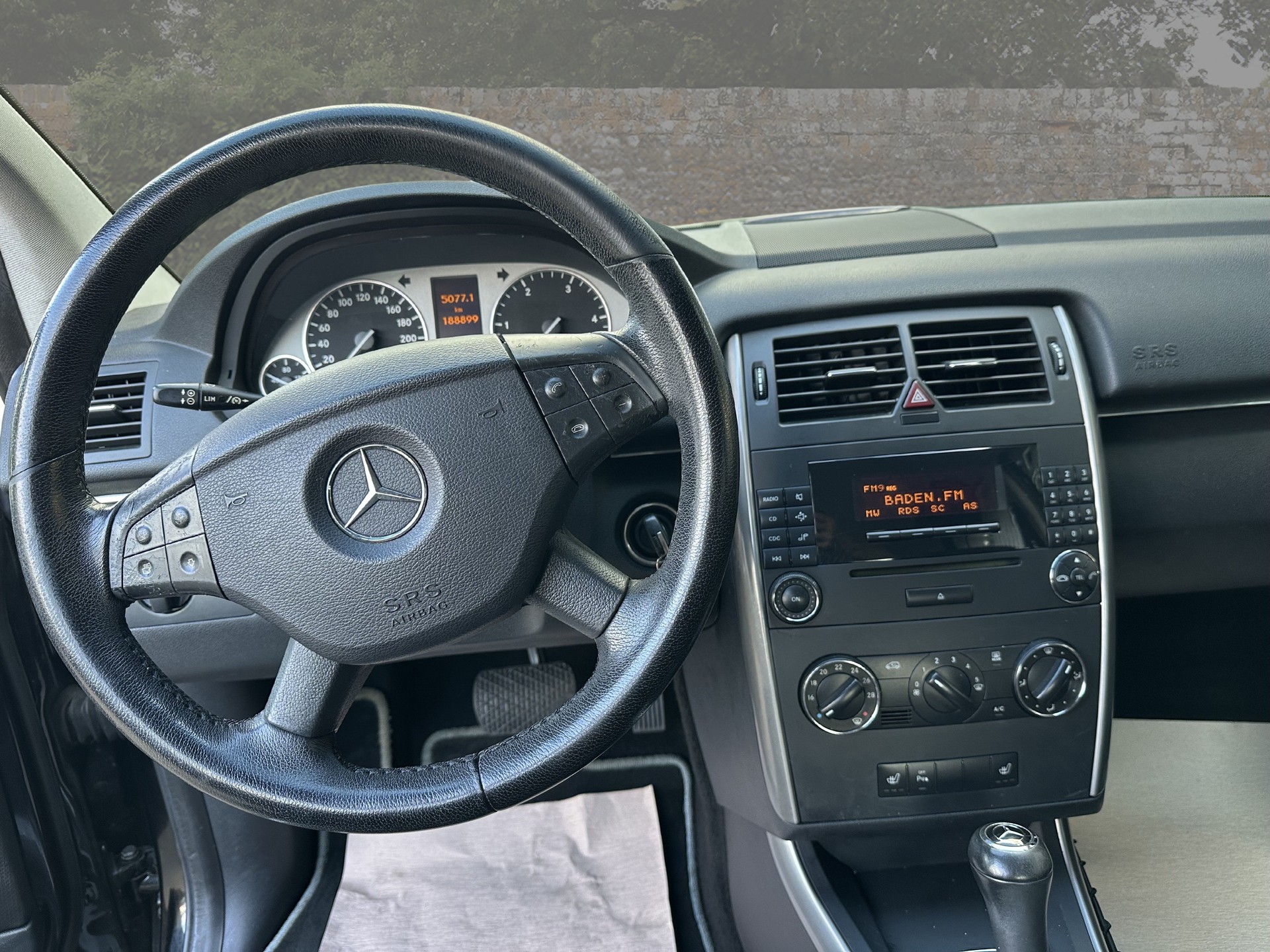 MERCEDES-BENZ B 200 CDI-image-10