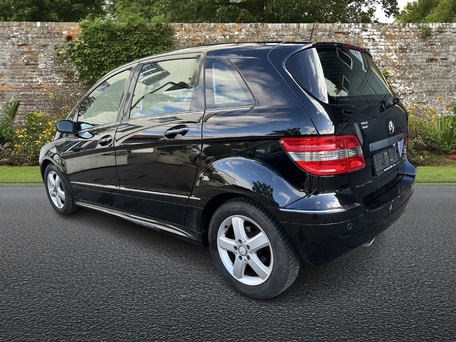 MERCEDES-BENZ B 200 CDI-image-2