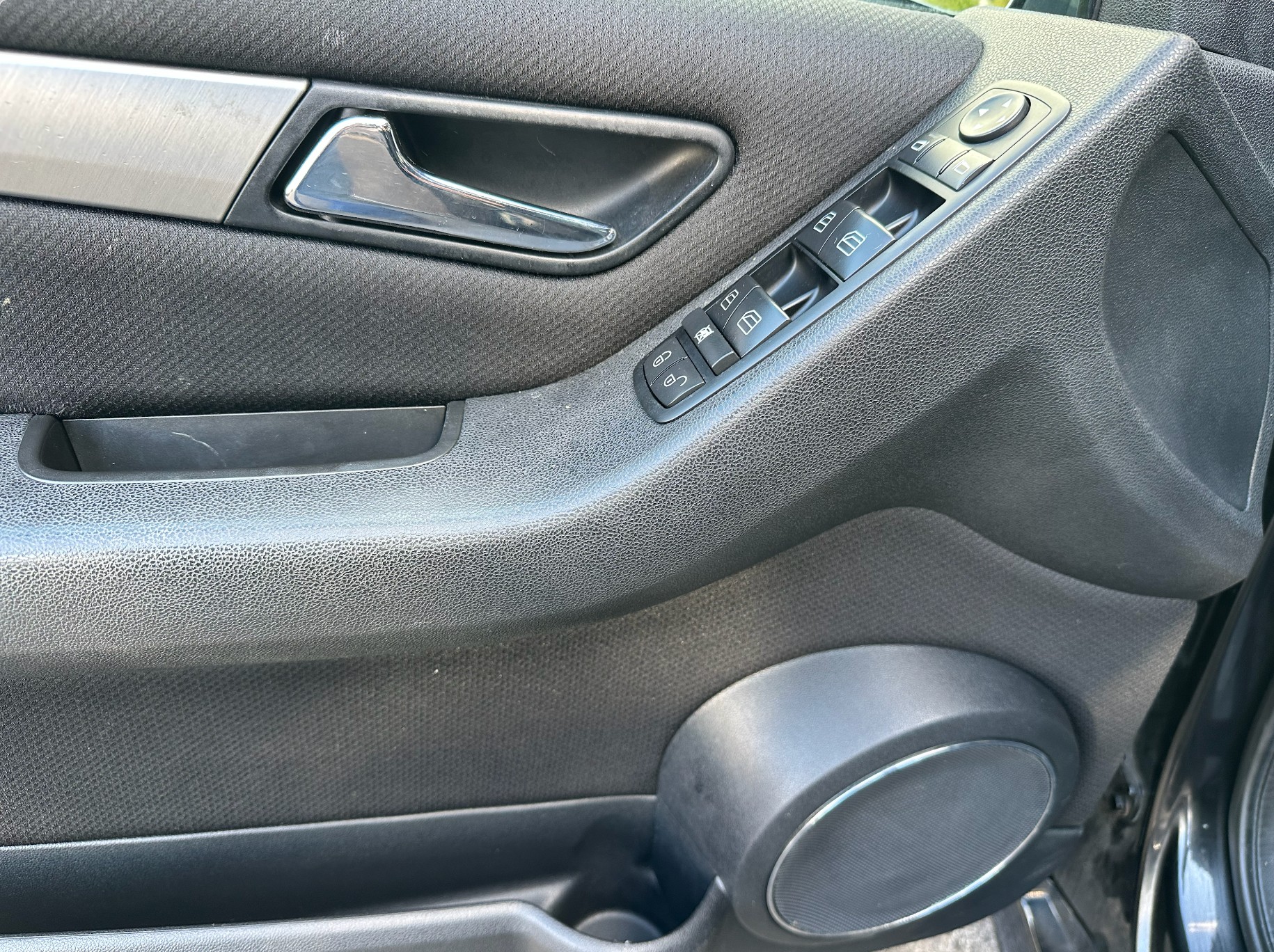 MERCEDES-BENZ B 200 CDI-image-14