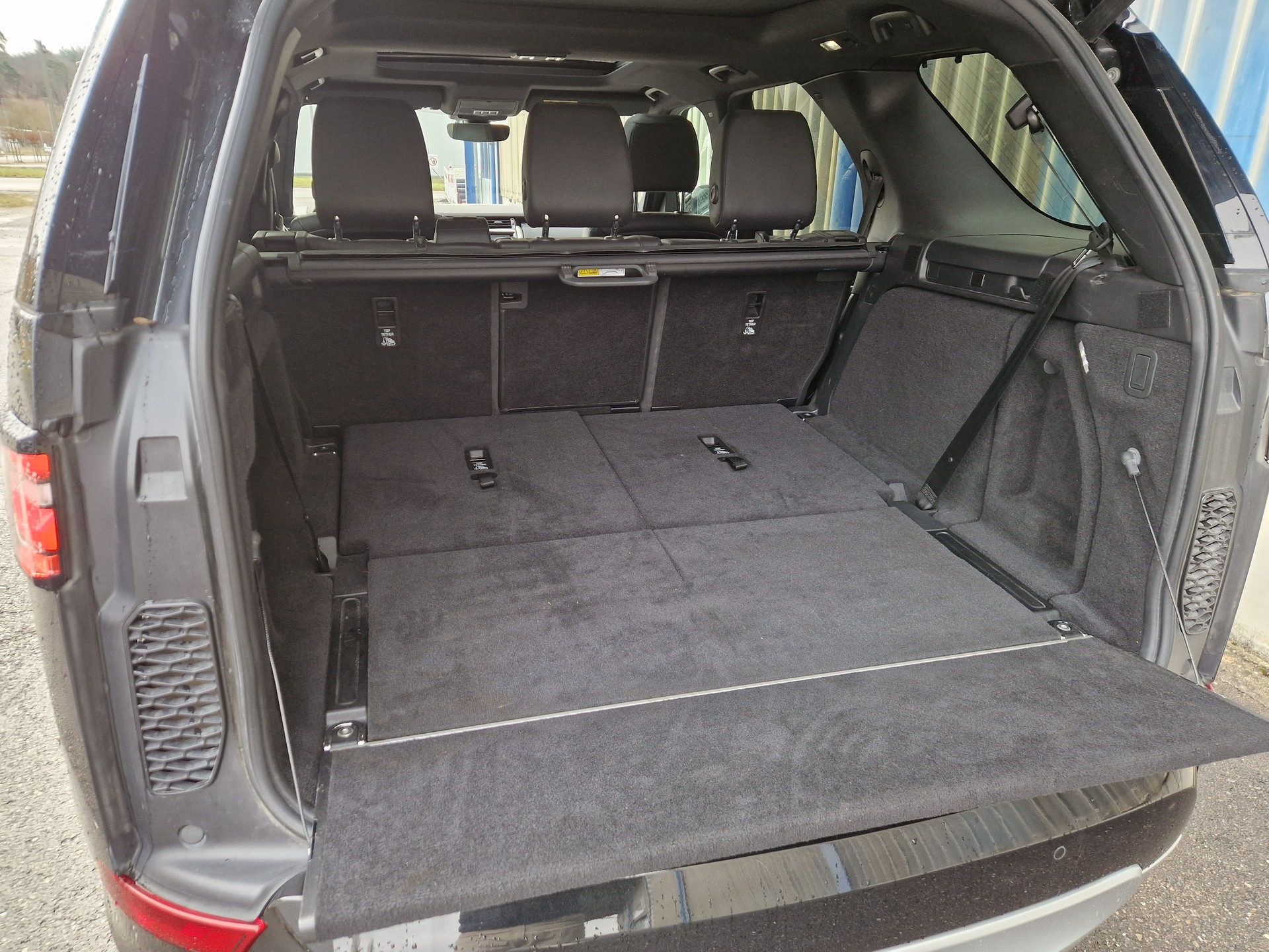 LAND ROVER Discovery 3.0 SDV6 HSE Automatic-image-4