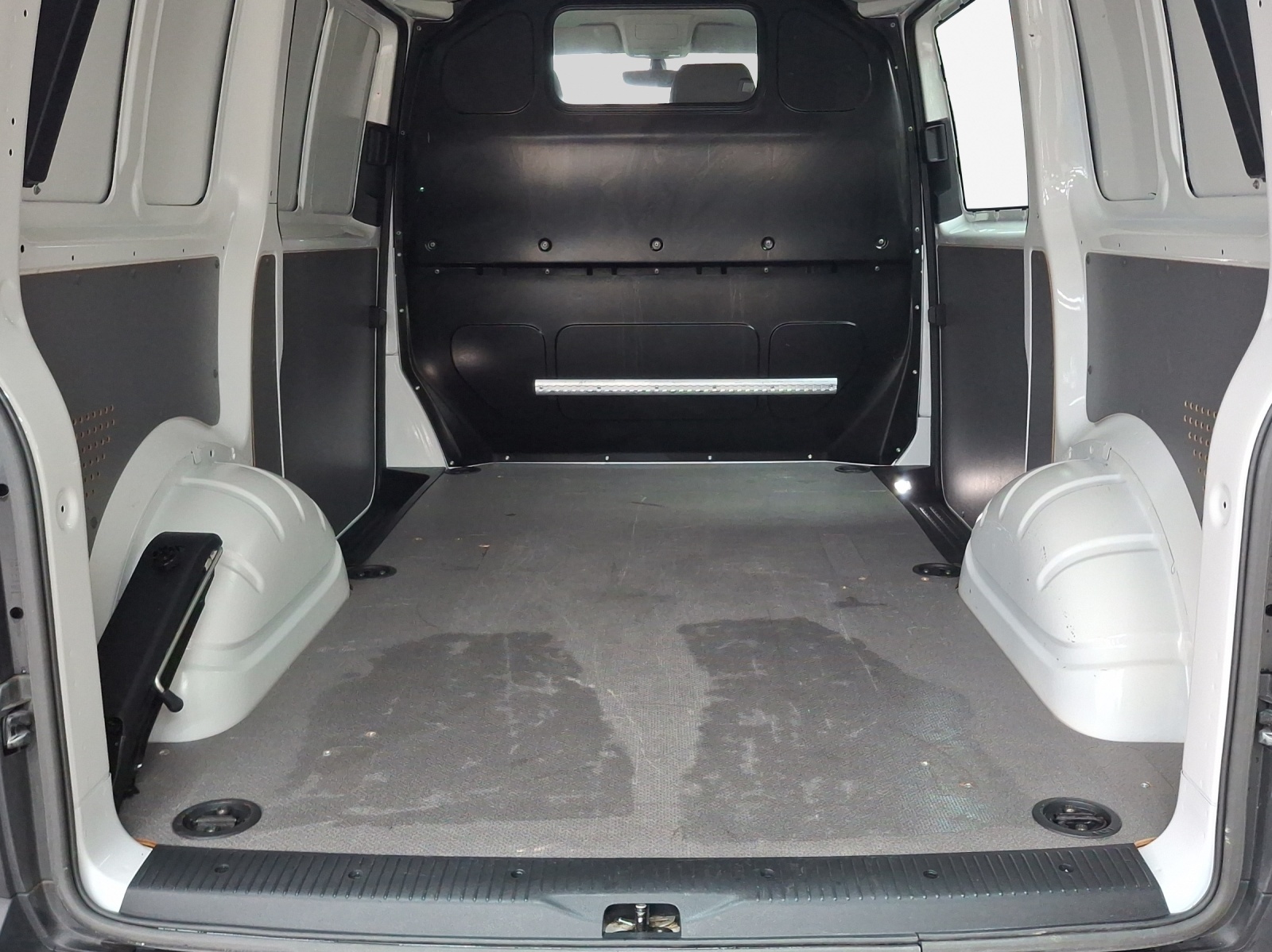 VW T6.1 2.0 TDI-image-12