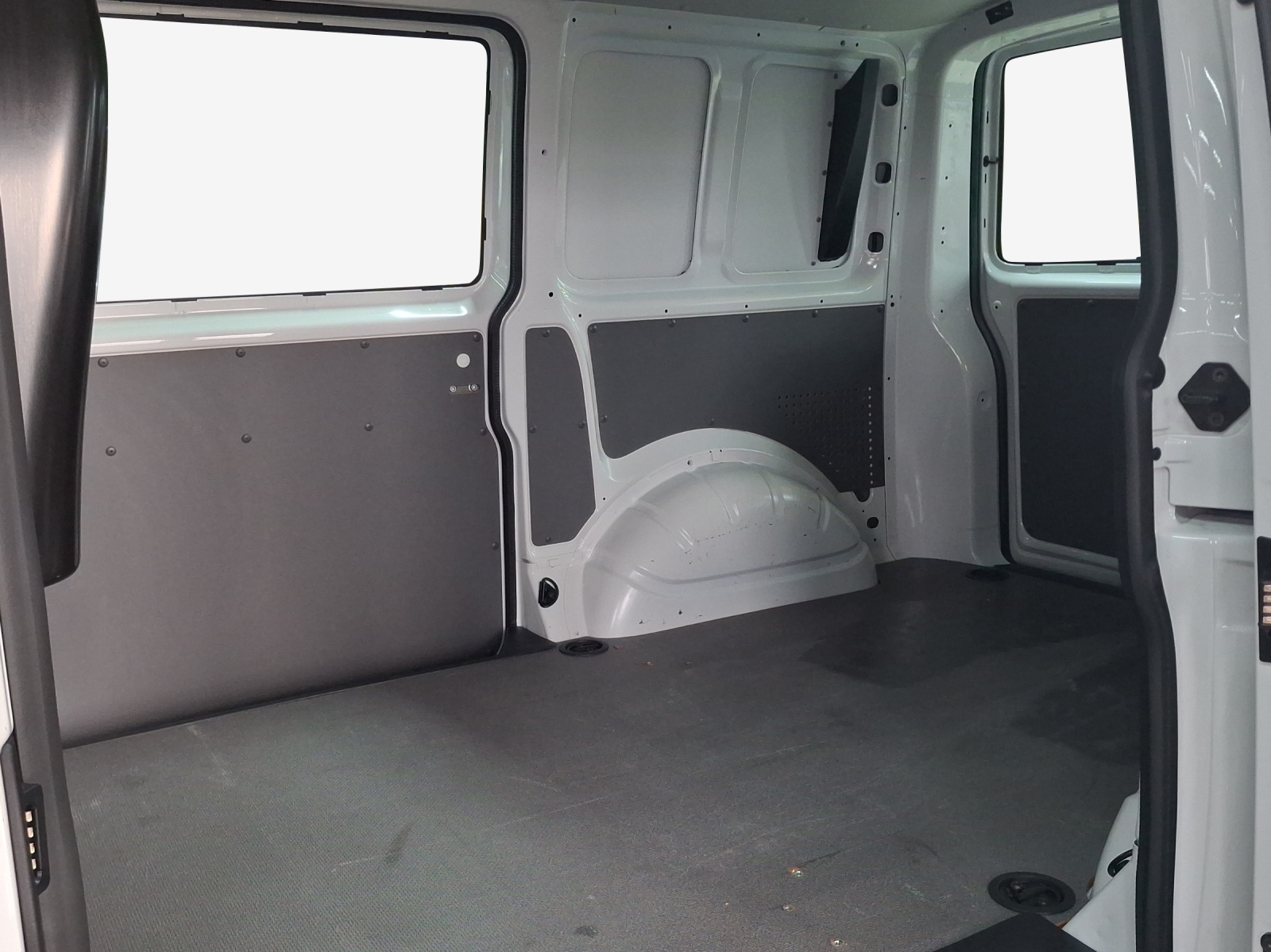 VW T6.1 2.0 TDI-image-11