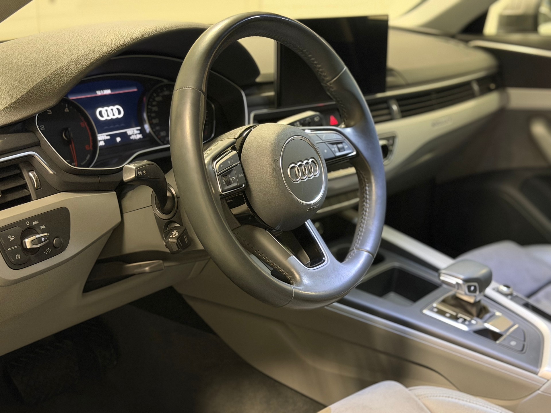AUDI A4 Avant 40 TDI advanced quattro S-tronic-image-22