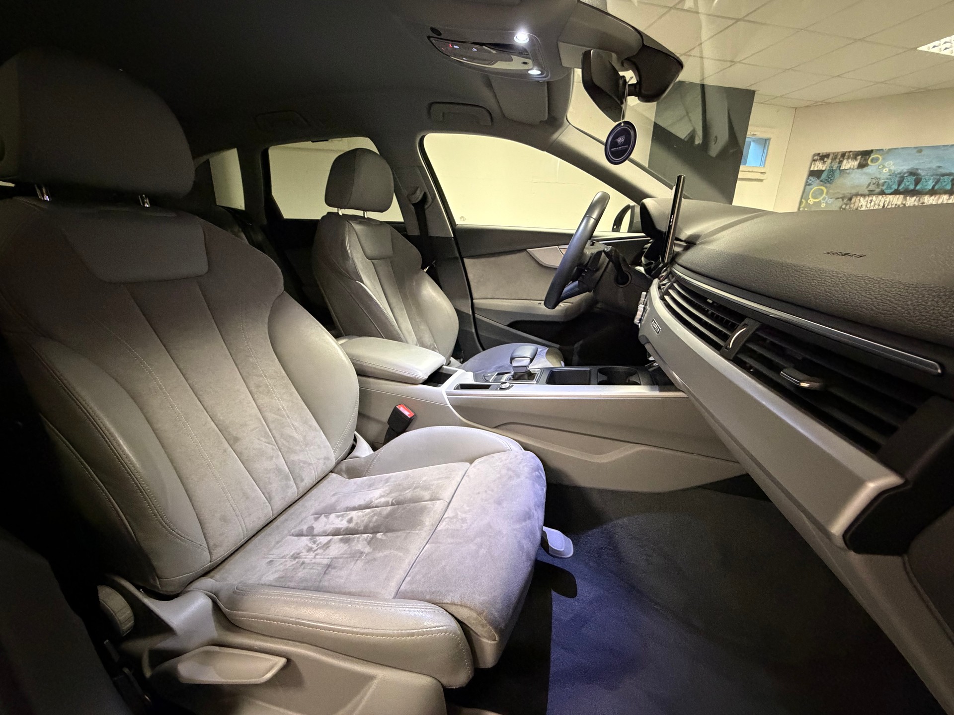 AUDI A4 Avant 40 TDI advanced quattro S-tronic-image-26