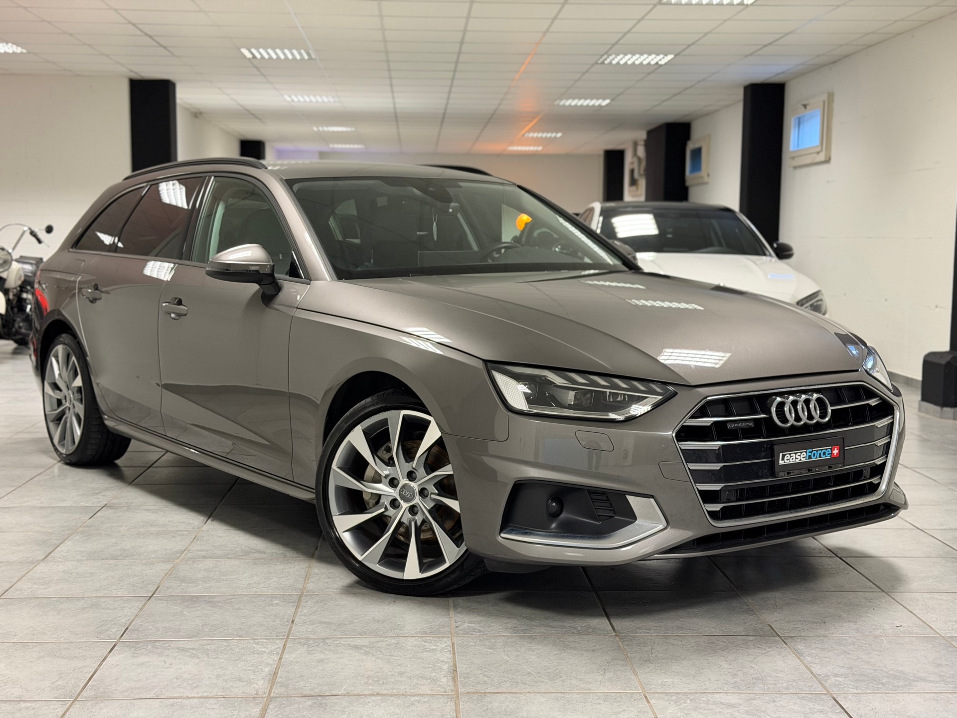 AUDI A4 Avant 40 TDI advanced quattro S-tronic-image-6