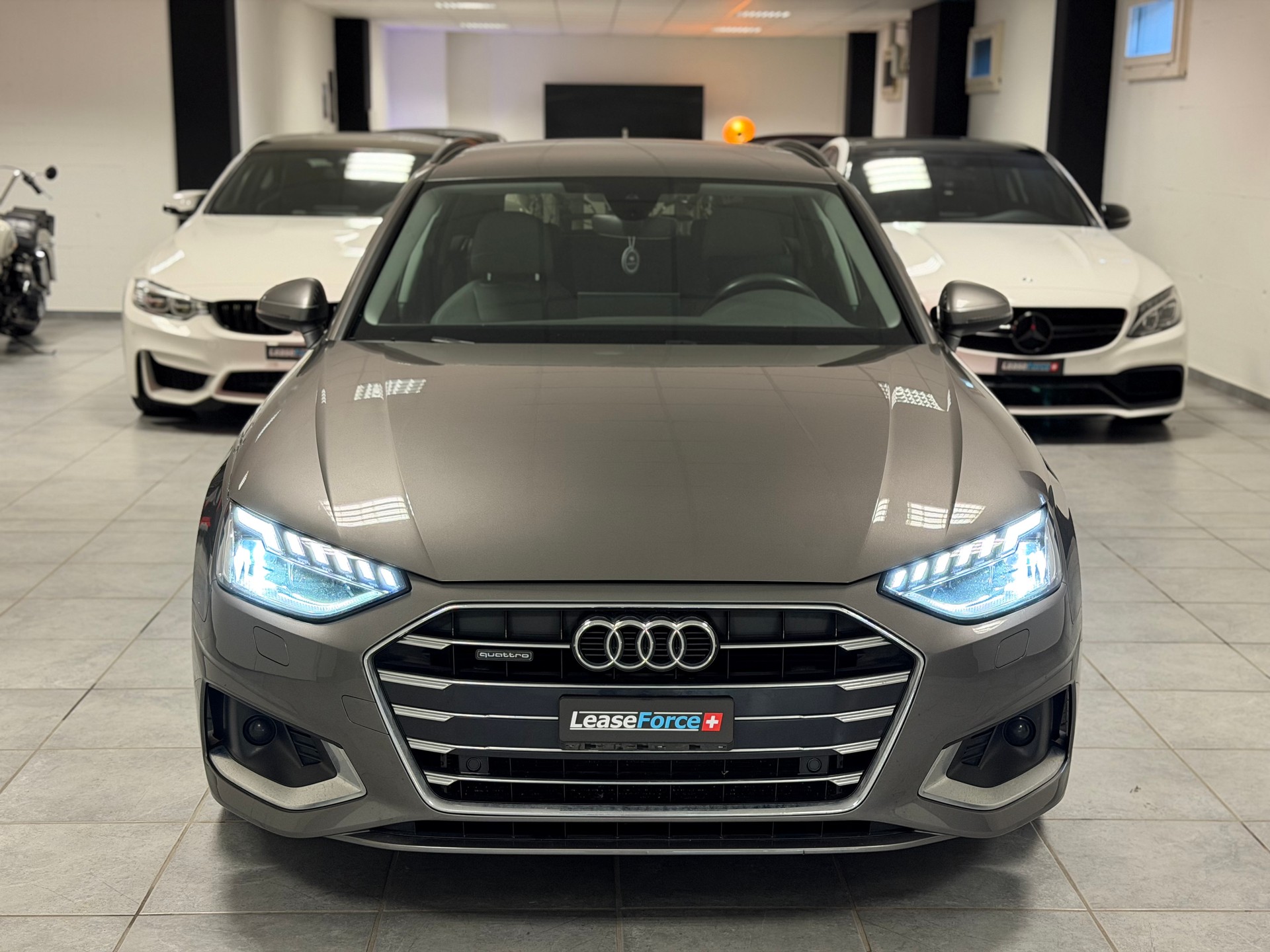 AUDI A4 Avant 40 TDI advanced quattro S-tronic-image-5