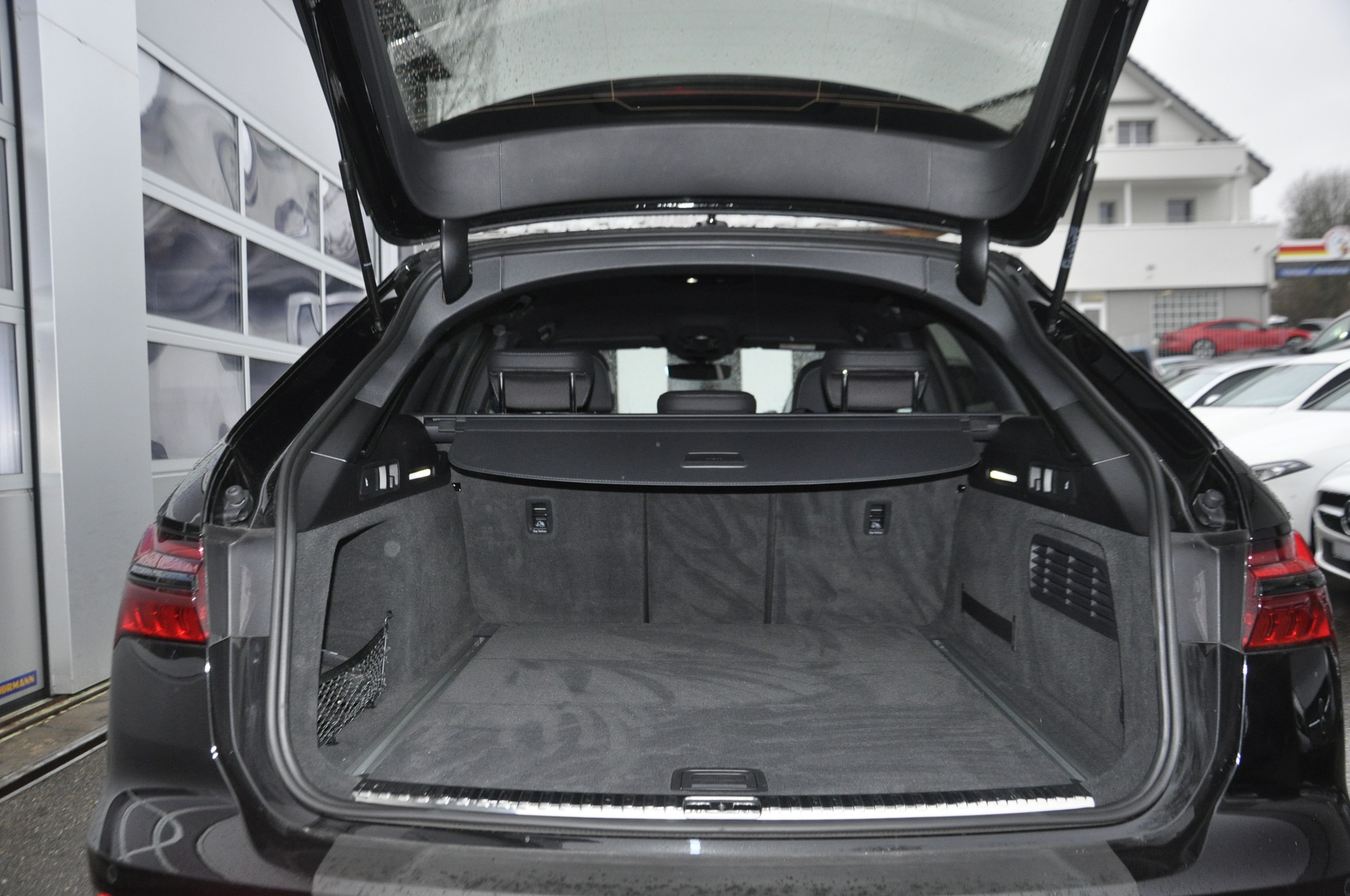 AUDI A6 Avant 40 TDI S line quattro S-tronic-image-13