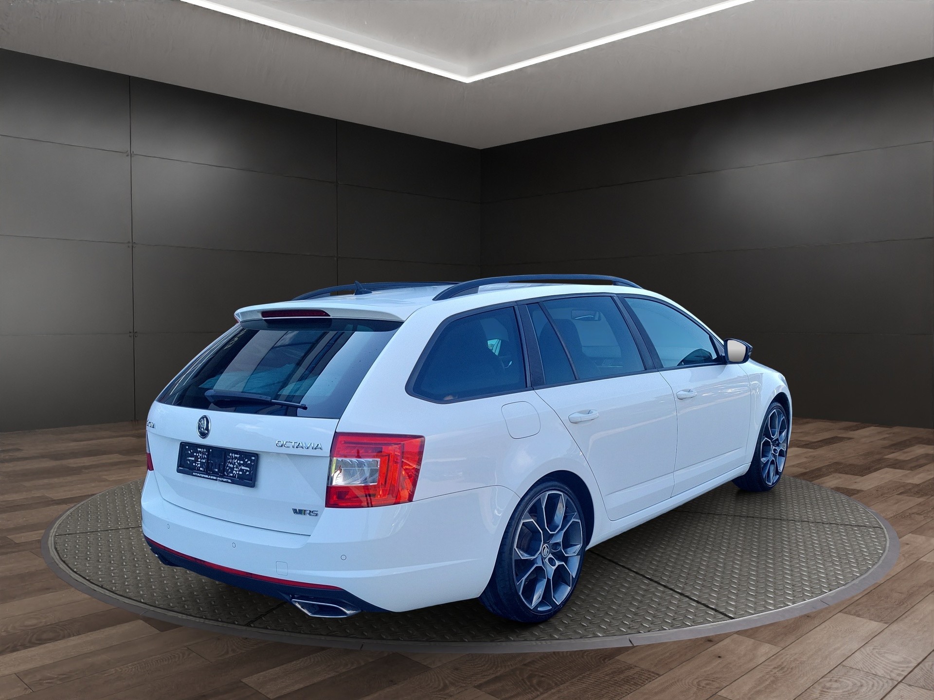 SKODA Octavia Combi 2.0 TDI RS-showroom-element-2