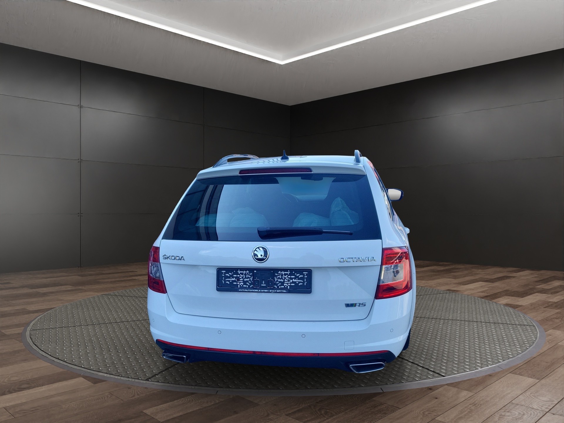 SKODA Octavia Combi 2.0 TDI RS-image-13