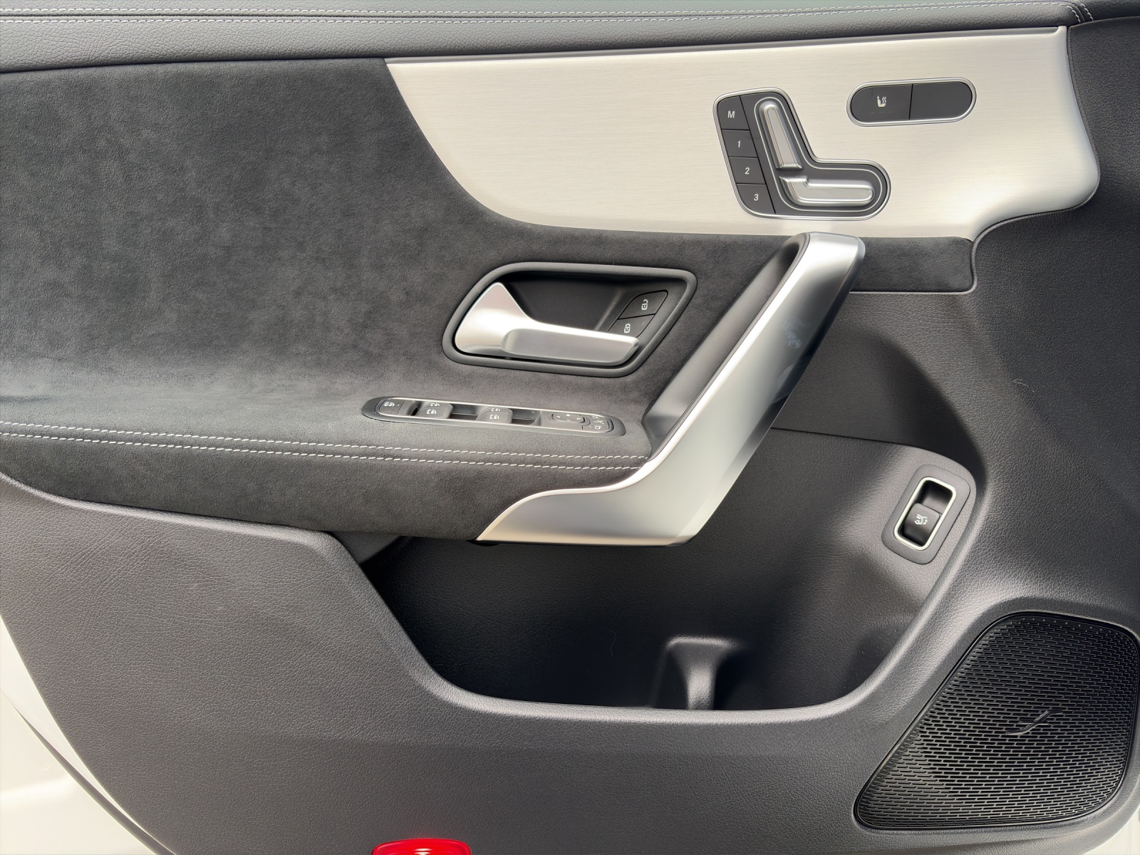 MERCEDES-BENZ CLA SB 250 8G-DCT 4M-image-8