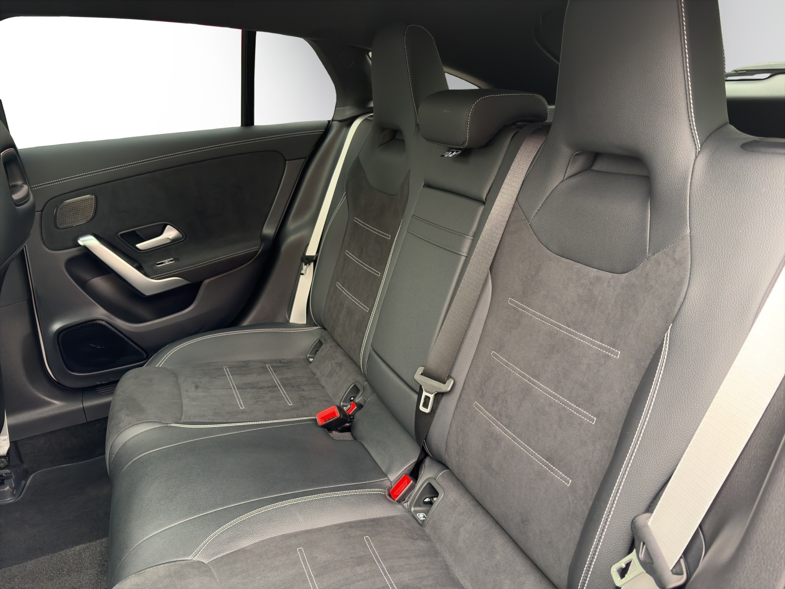 MERCEDES-BENZ CLA SB 250 8G-DCT 4M-image-9