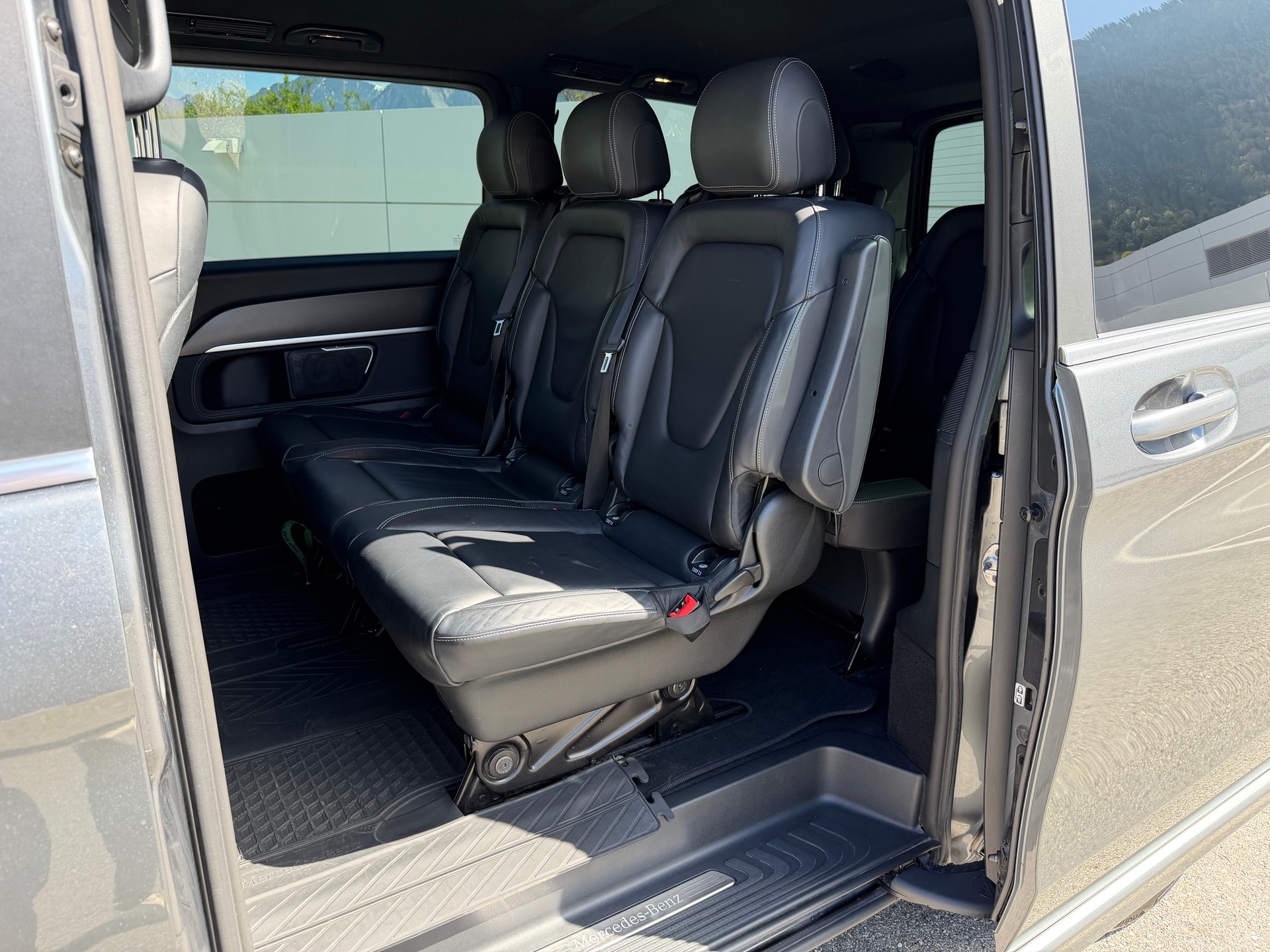 MERCEDES-BENZ V 300 d lang Swiss Edition 4Matic 9G-Tronic-image-16