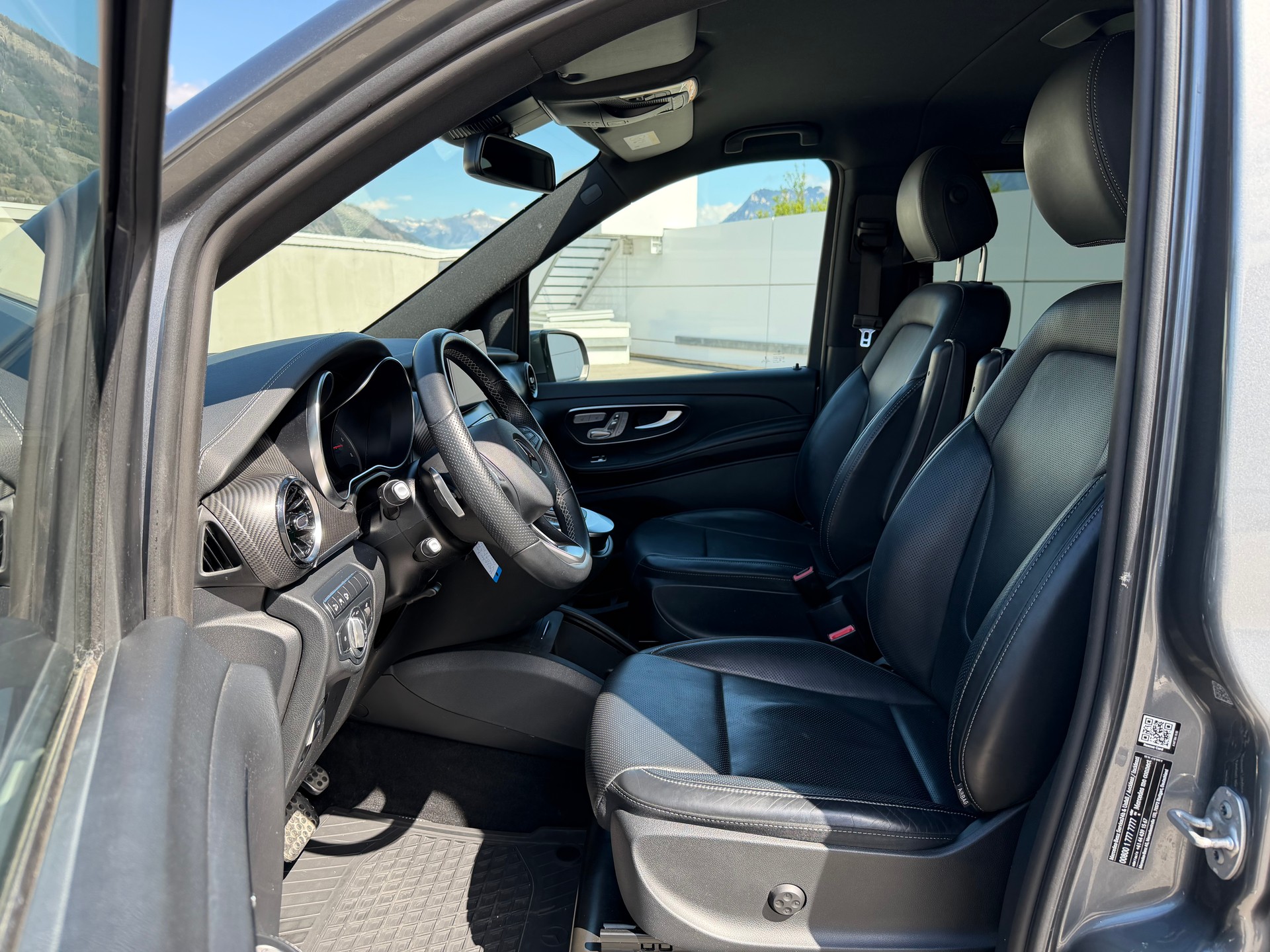 MERCEDES-BENZ V 300 d lang Swiss Edition 4Matic 9G-Tronic-image-15